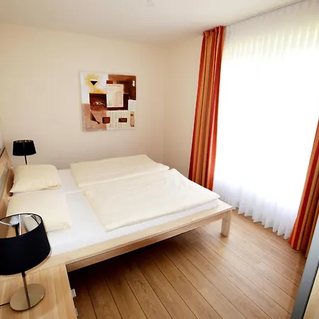 Reetdachhaus 2, Inkl 2 Parkplaetze