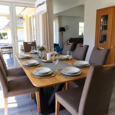 Reetdachhaus 2, Inkl 2 Parkplaetze * Fehmarn